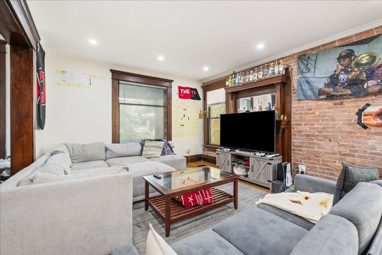 49 E Oakland Ave - Photo 6 of 34