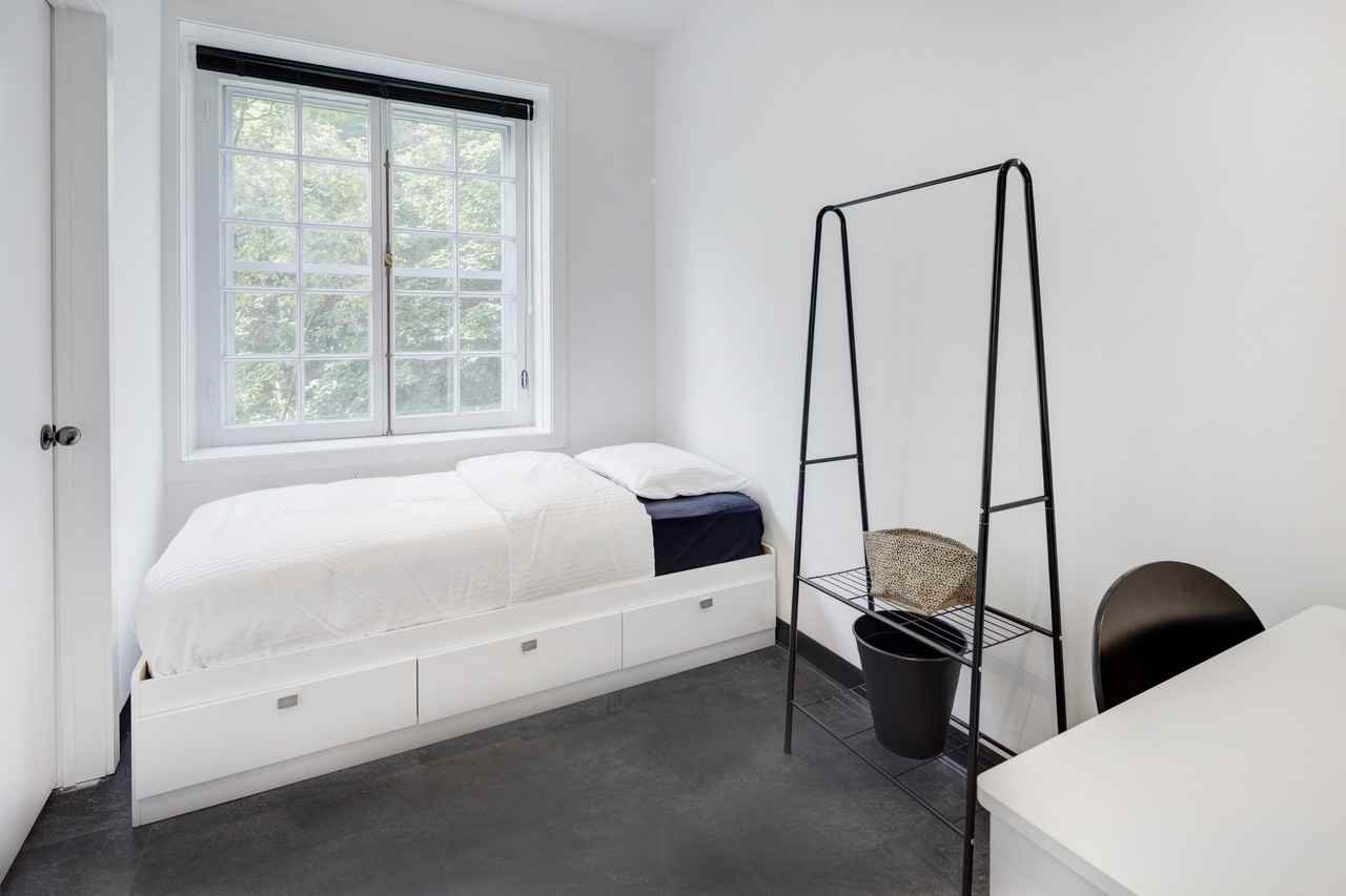 Residence 1290 - Photo 5 of 11