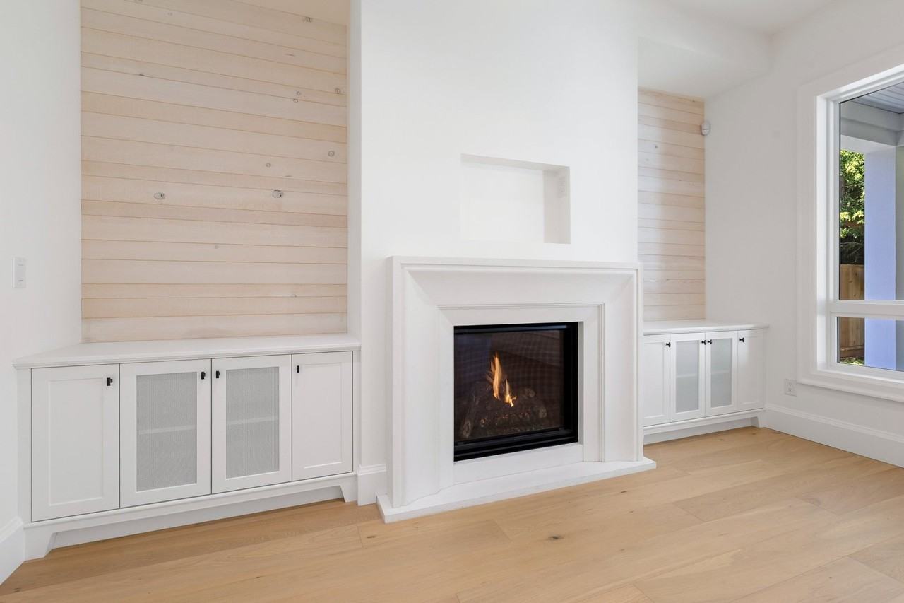 12641 15 Ave - Photo 7 of 20