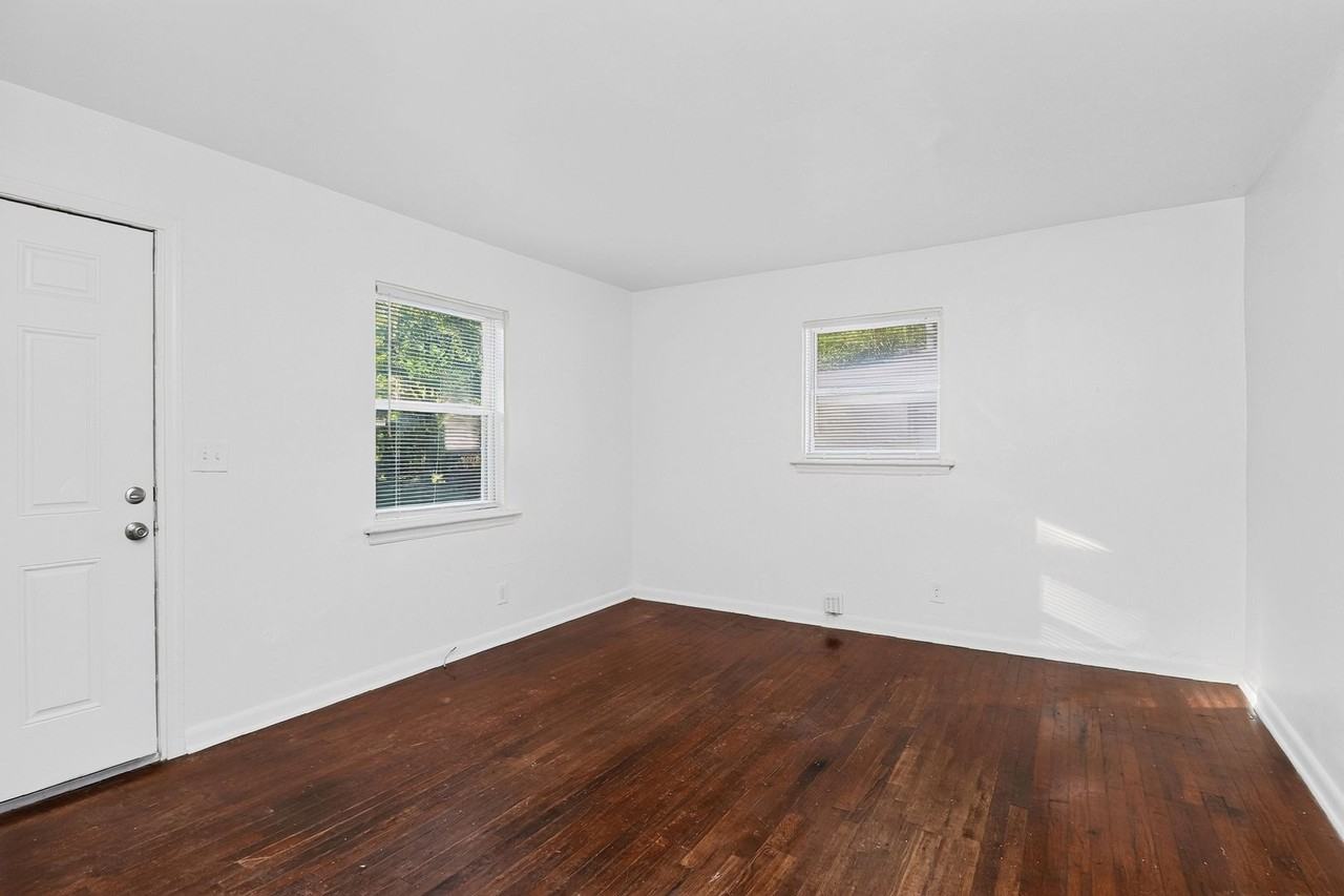 2414 Wilson Ave - Photo 2 of 18