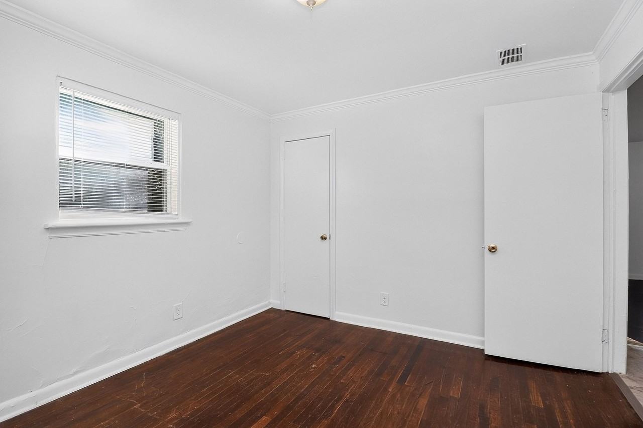 2414 Wilson Ave - Photo 5 of 18