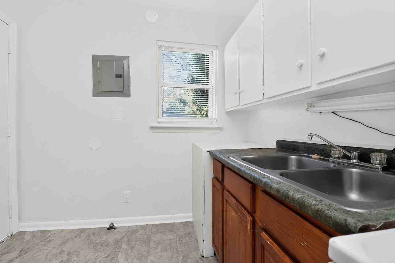 2414 Wilson Ave - Photo 7 of 18