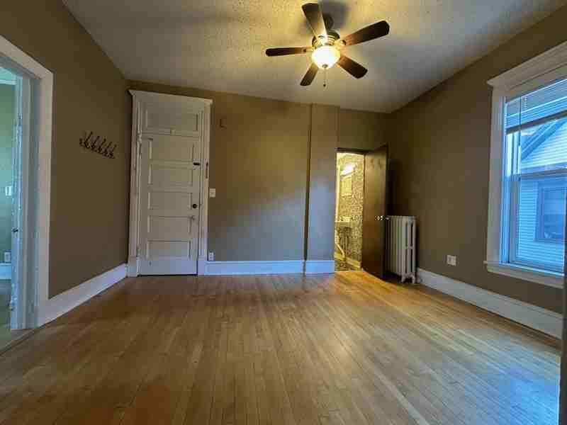 1426 Adams St Ne #3 - Photo 3 of 15