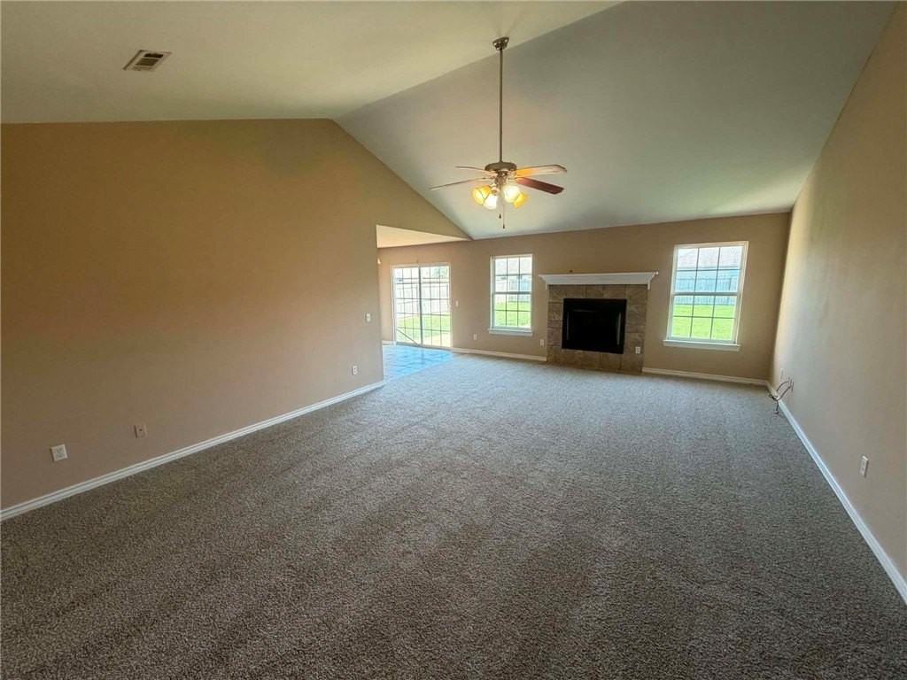 959 Raspberry St - Photo 2 of 13