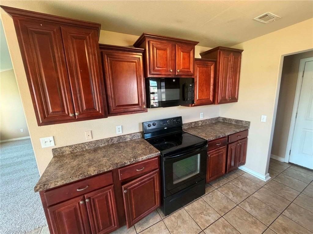 959 Raspberry St - Photo 3 of 13