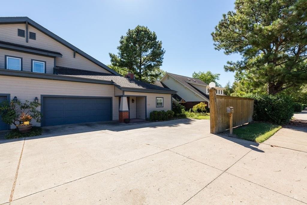 2633 E Joyce Blvd - Photo 3 of 33