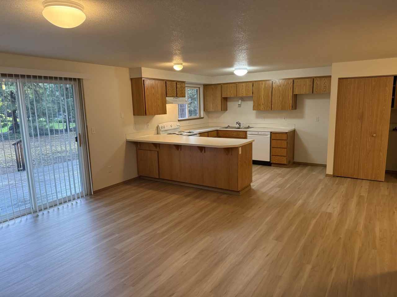 752 E Tyler Ave #1 - Photo 3 of 9