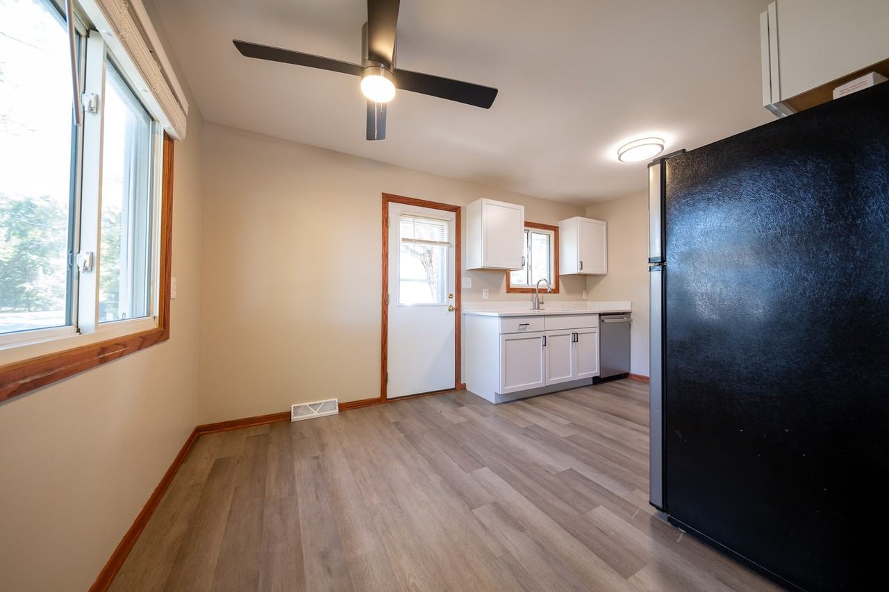 1036 2nd Ave E #1036 - Photo 3 of 20