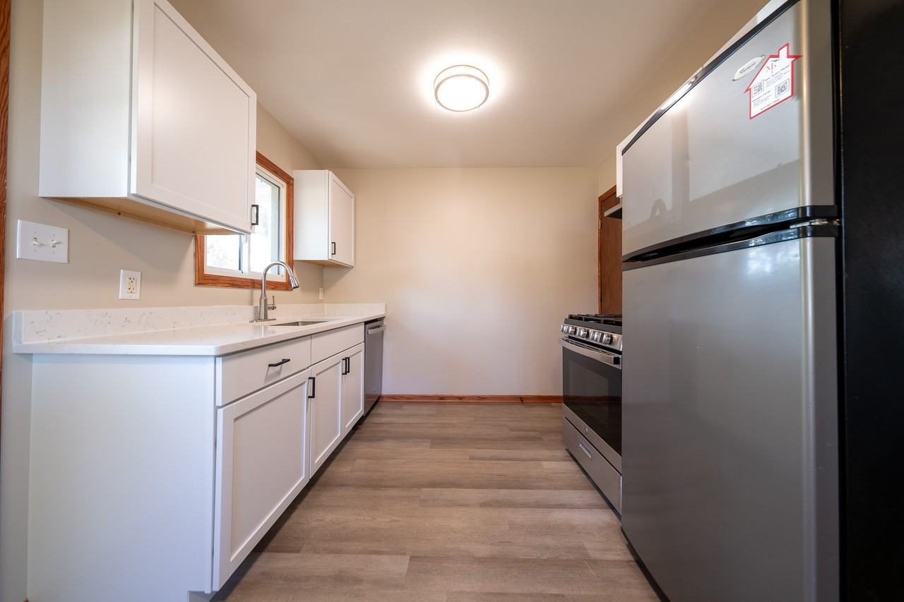 1036 2nd Ave E #1036 - Photo 4 of 20