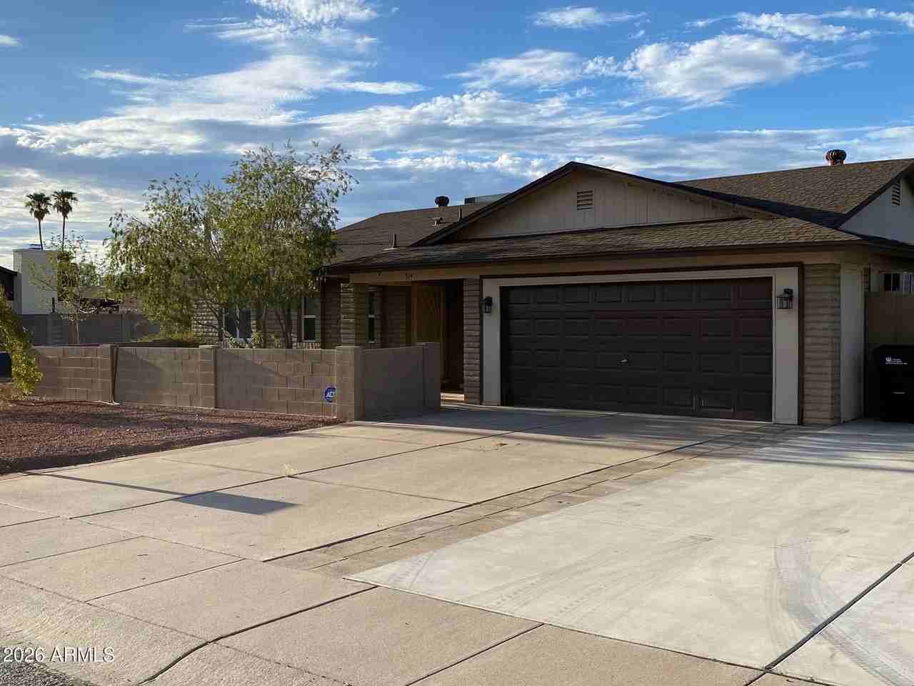 514 E Morrow Dr - Photo 2 of 19