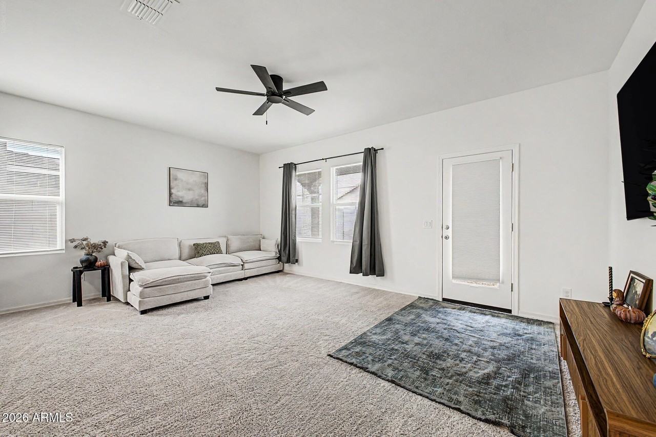 24260 W Pecan Rd - Photo 3 of 16