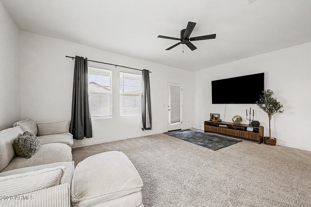 24260 W Pecan Rd - Photo 4 of 16
