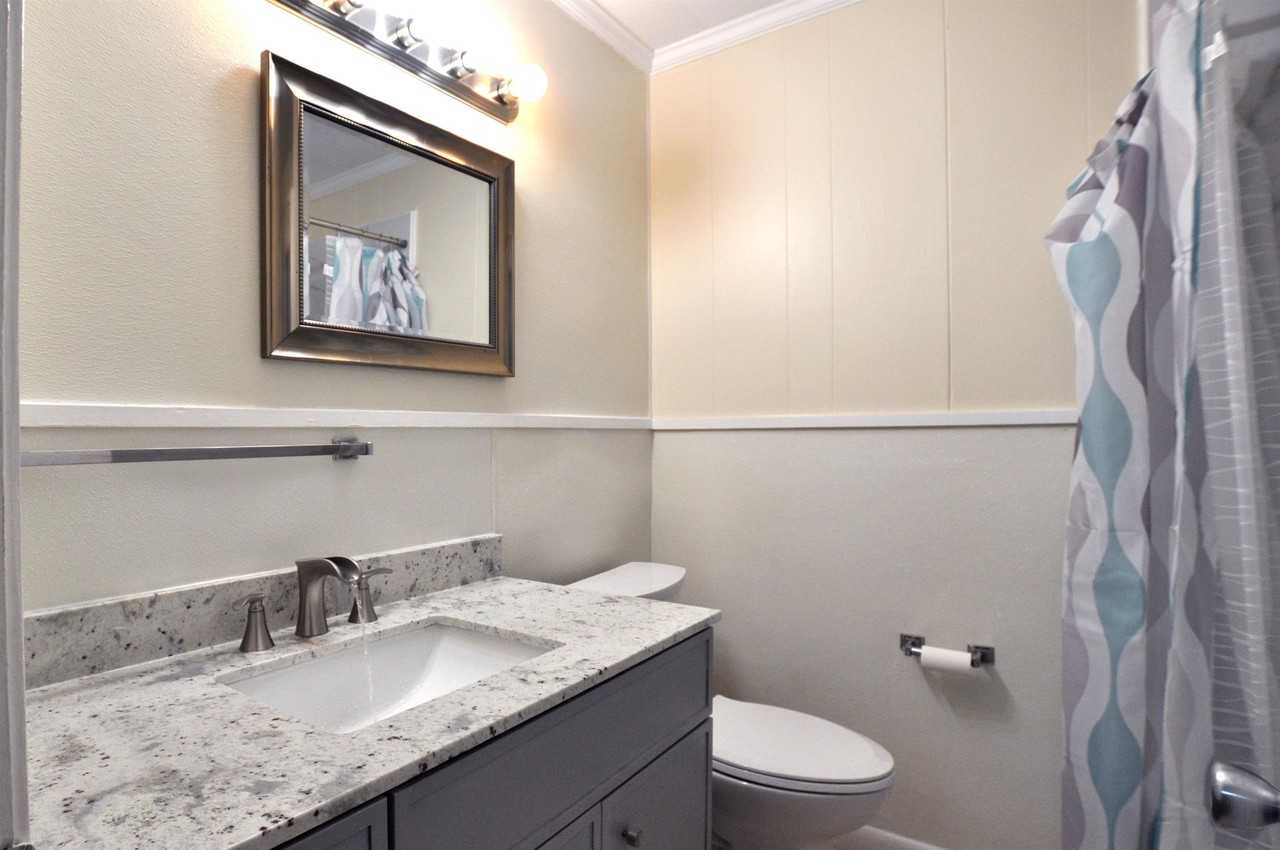 1011 People St #C - Photo 5 of 9