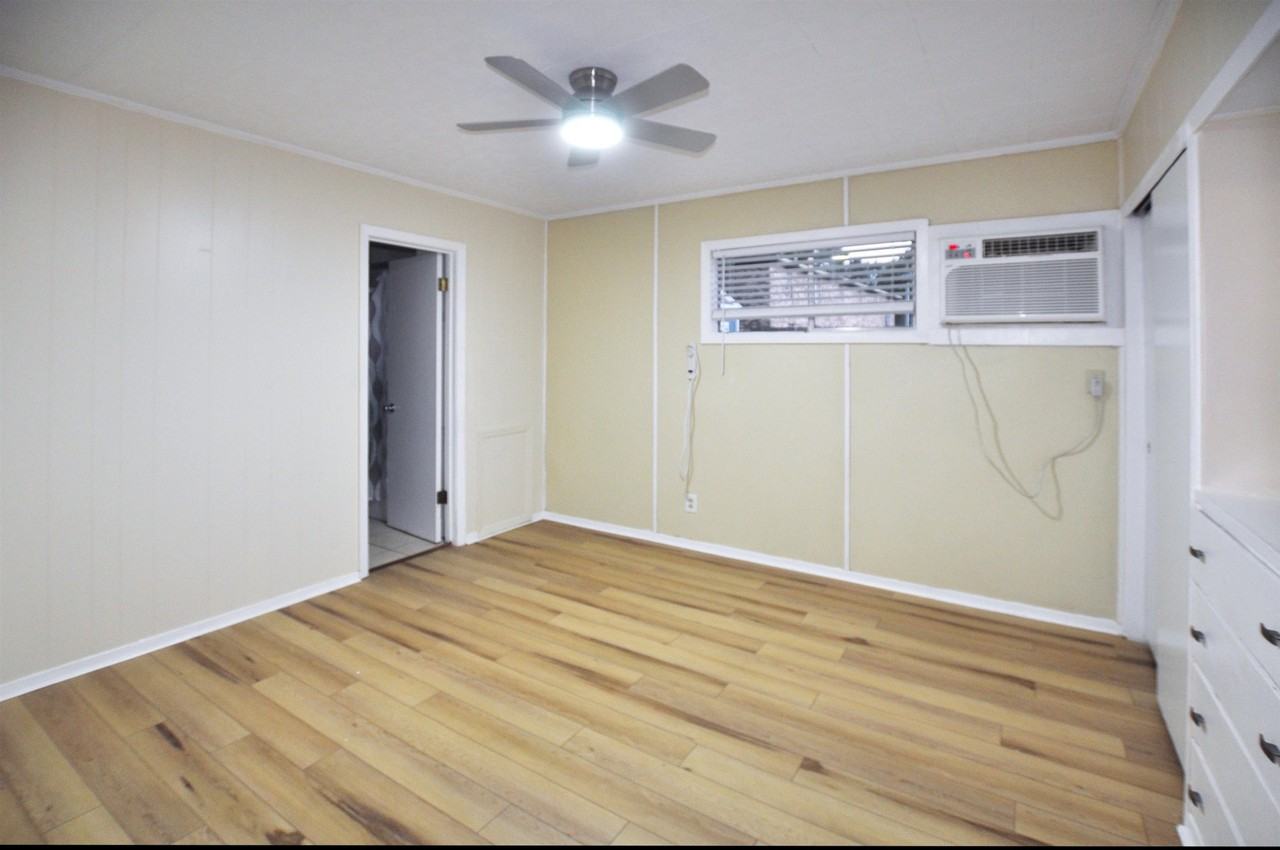 1011 People St #C - Photo 7 of 9