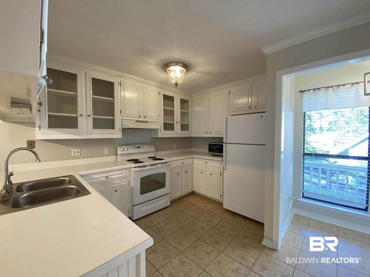 28 Lake Shore Dr - Photo 2 of 21