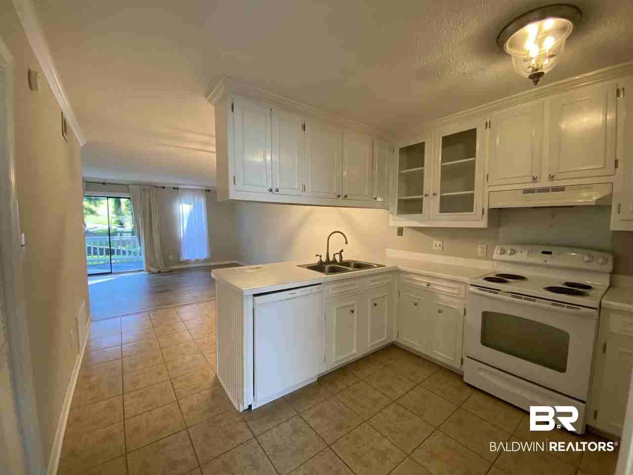 28 Lake Shore Dr - Photo 3 of 21