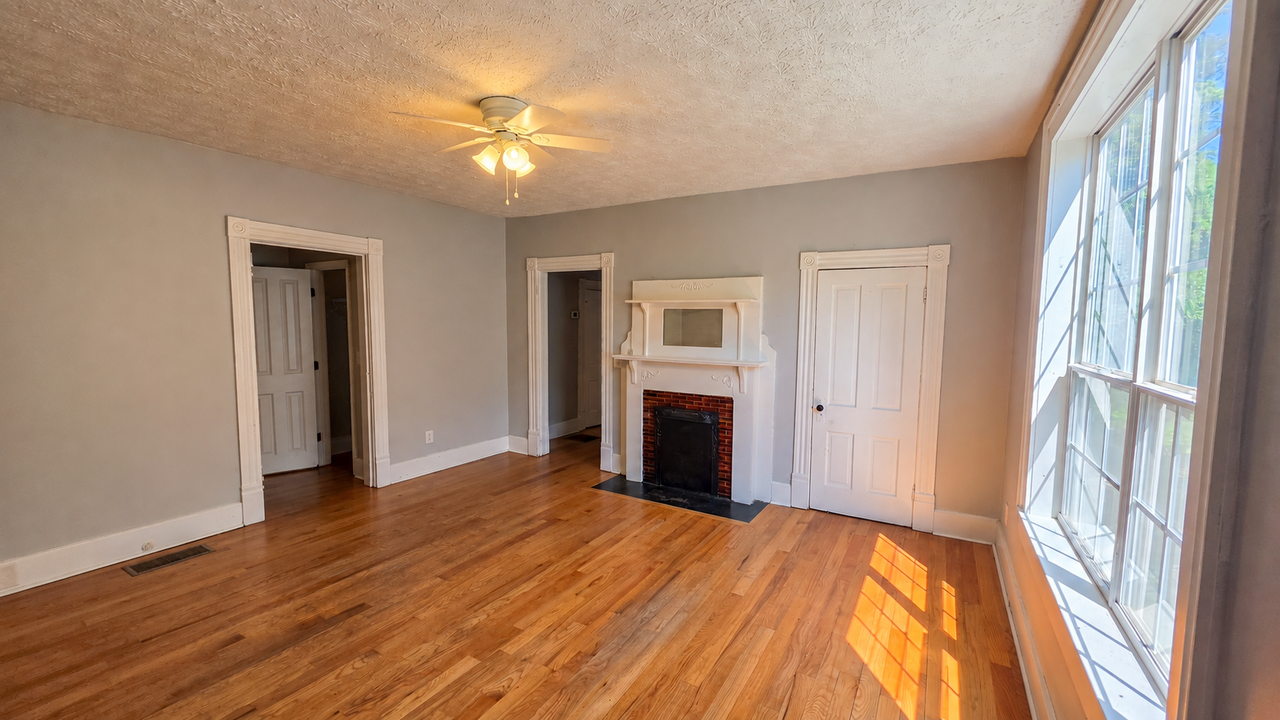 227 Hendrix Ave Sw #B - Photo 5 of 15