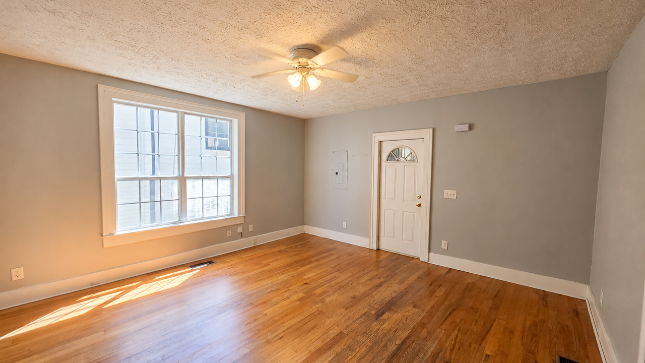 227 Hendrix Ave Sw #B - Photo 7 of 15