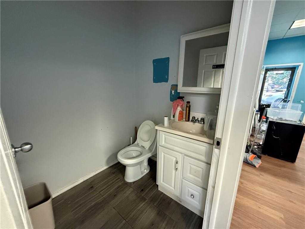 1605 Mcdonald Ave - Photo 3 of 3