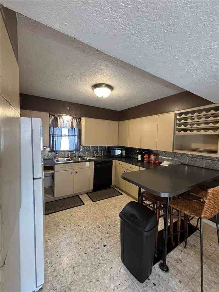 3726 Santa Fe St - Photo 4 of 10