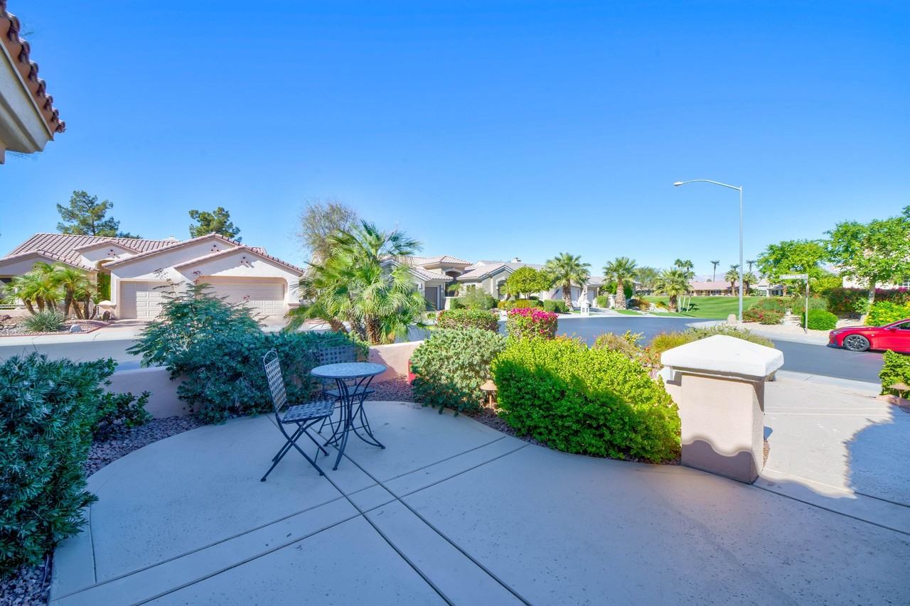 37127 Turnberry Isle Dr - Photo 5 of 50