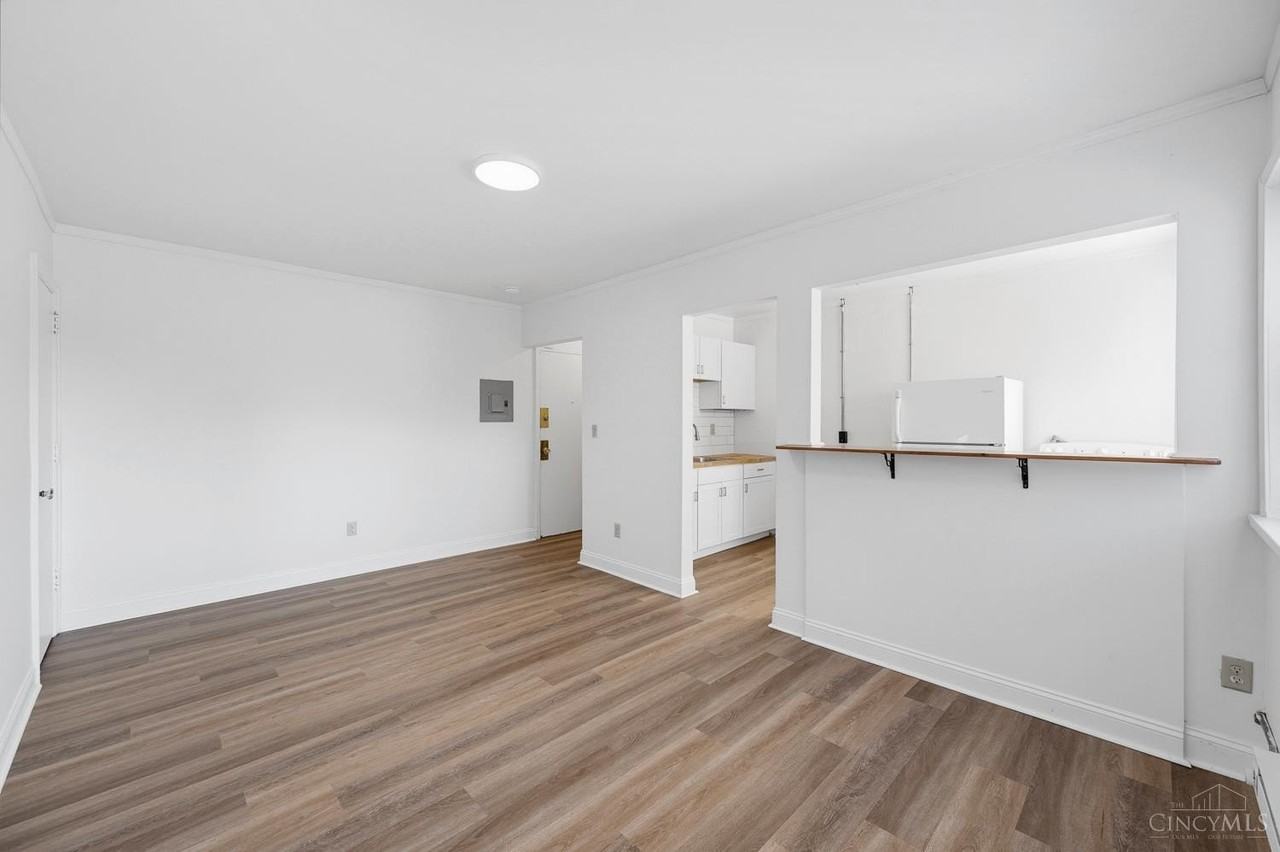 825 William Howard Taft Rd #7 - Photo 4 of 10