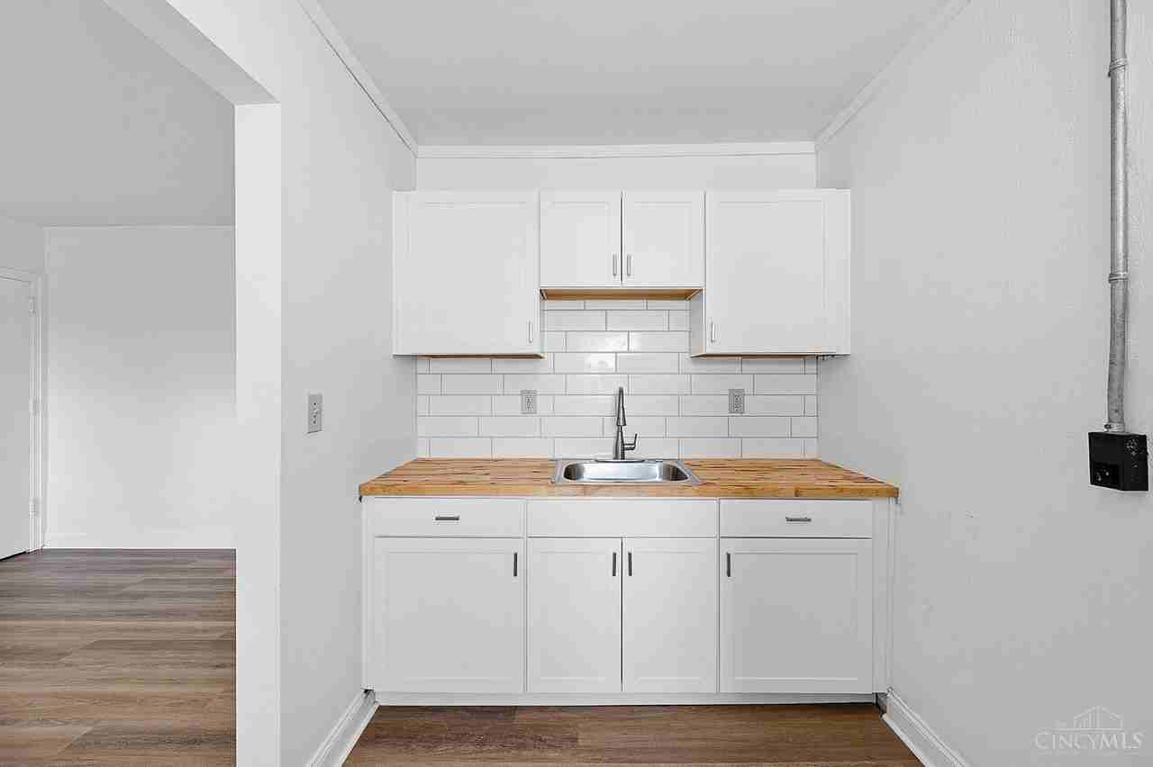825 William Howard Taft Rd #7 - Photo 5 of 10