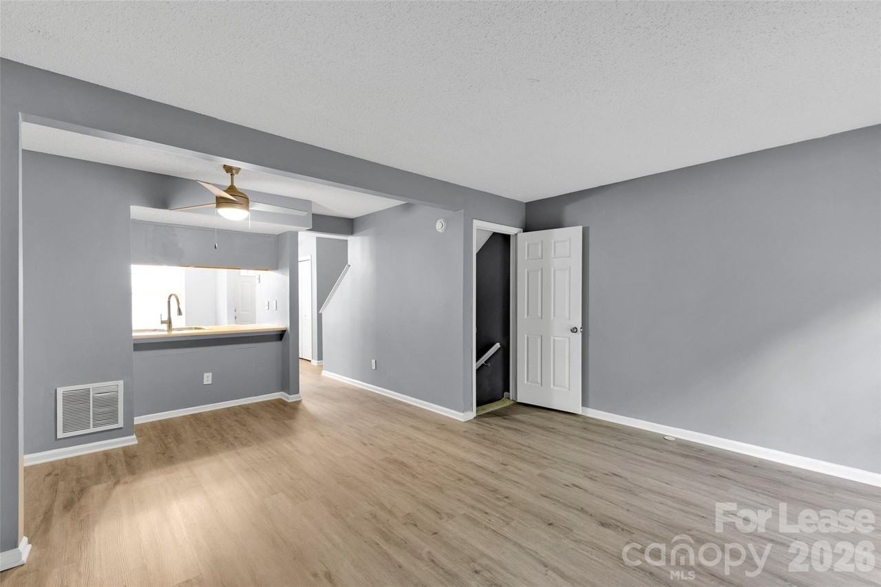 619 Lex Dr - Photo 4 of 17