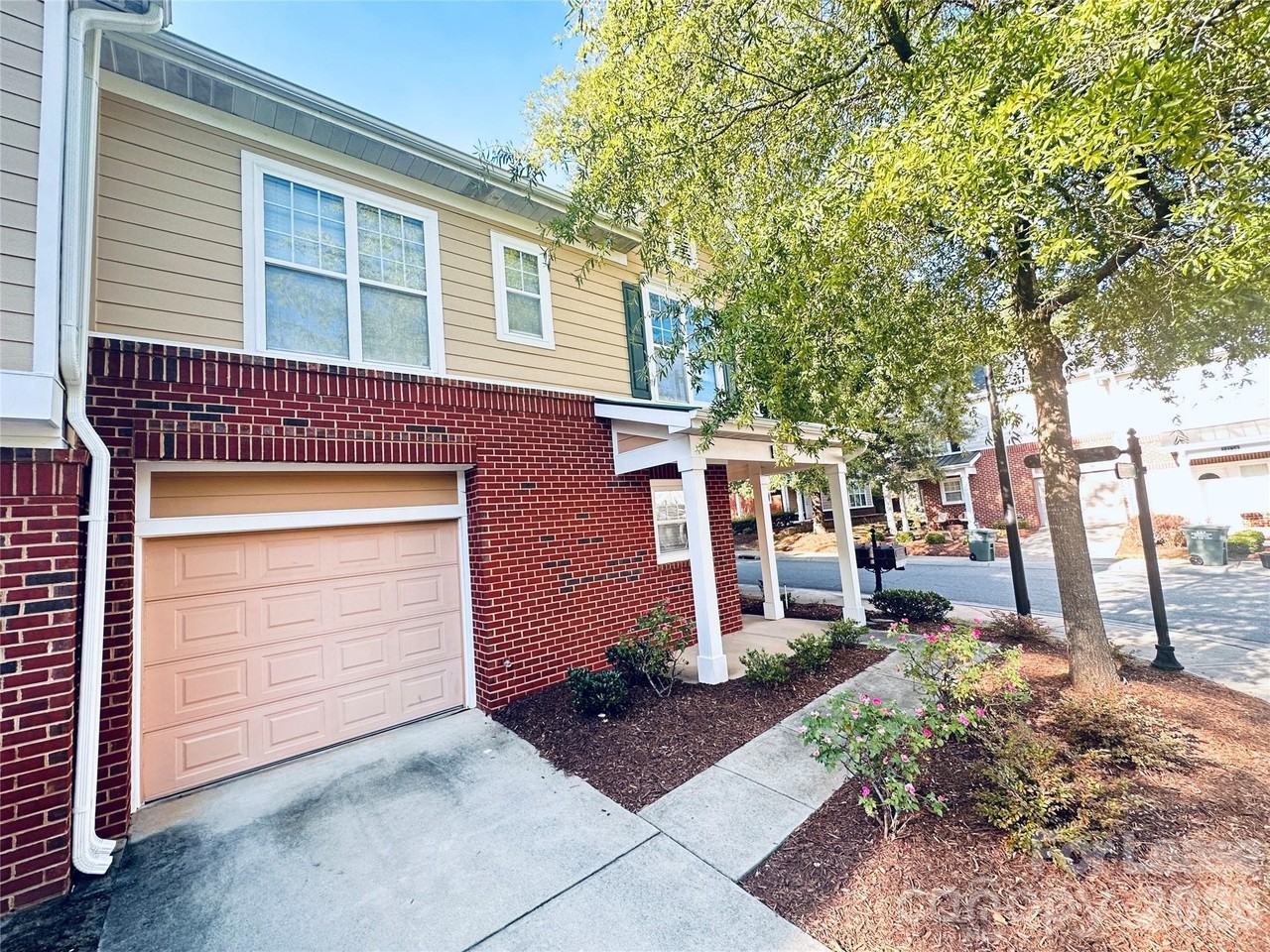 15402 Saint Christopher Ct - Photo 2 of 7