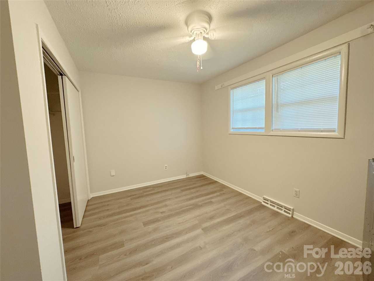 5006 Malibu Dr - Photo 5 of 7