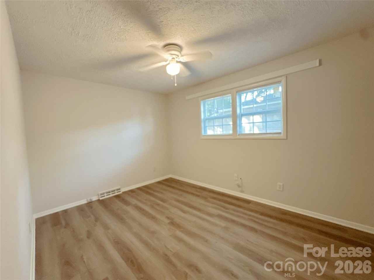 5006 Malibu Dr - Photo 6 of 7