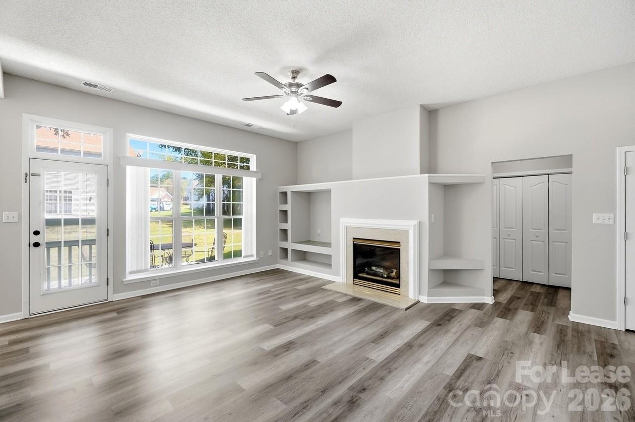13931 Dingess Rd - Photo 4 of 25