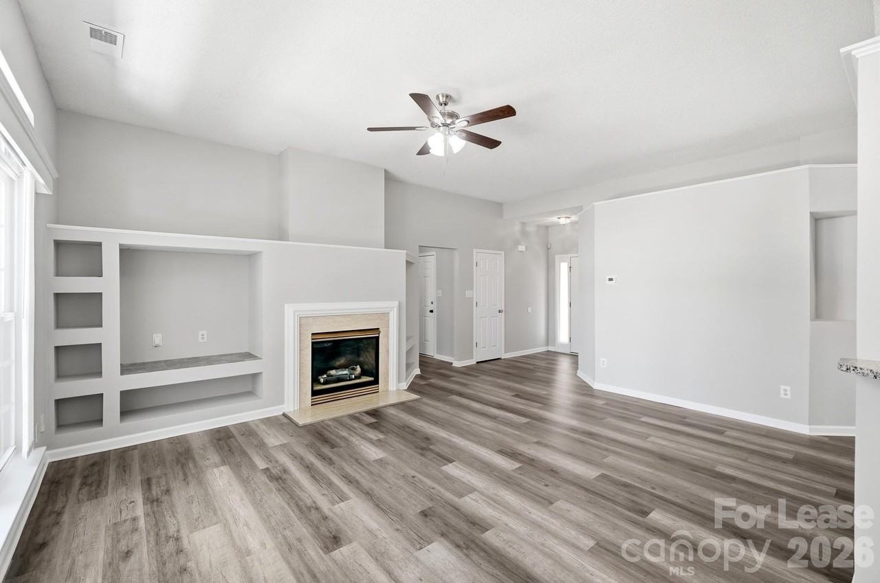 13931 Dingess Rd - Photo 5 of 25