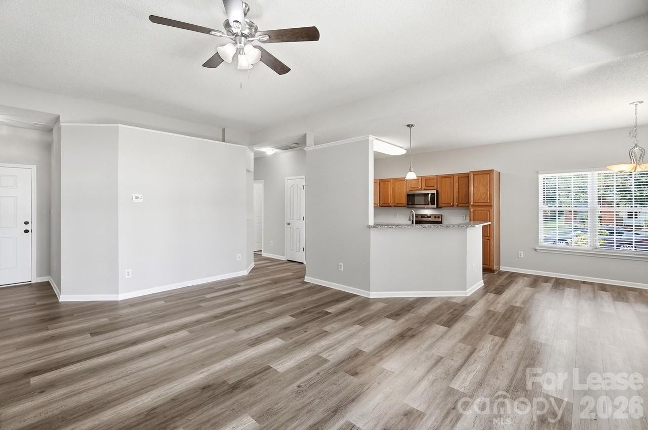 13931 Dingess Rd - Photo 6 of 25