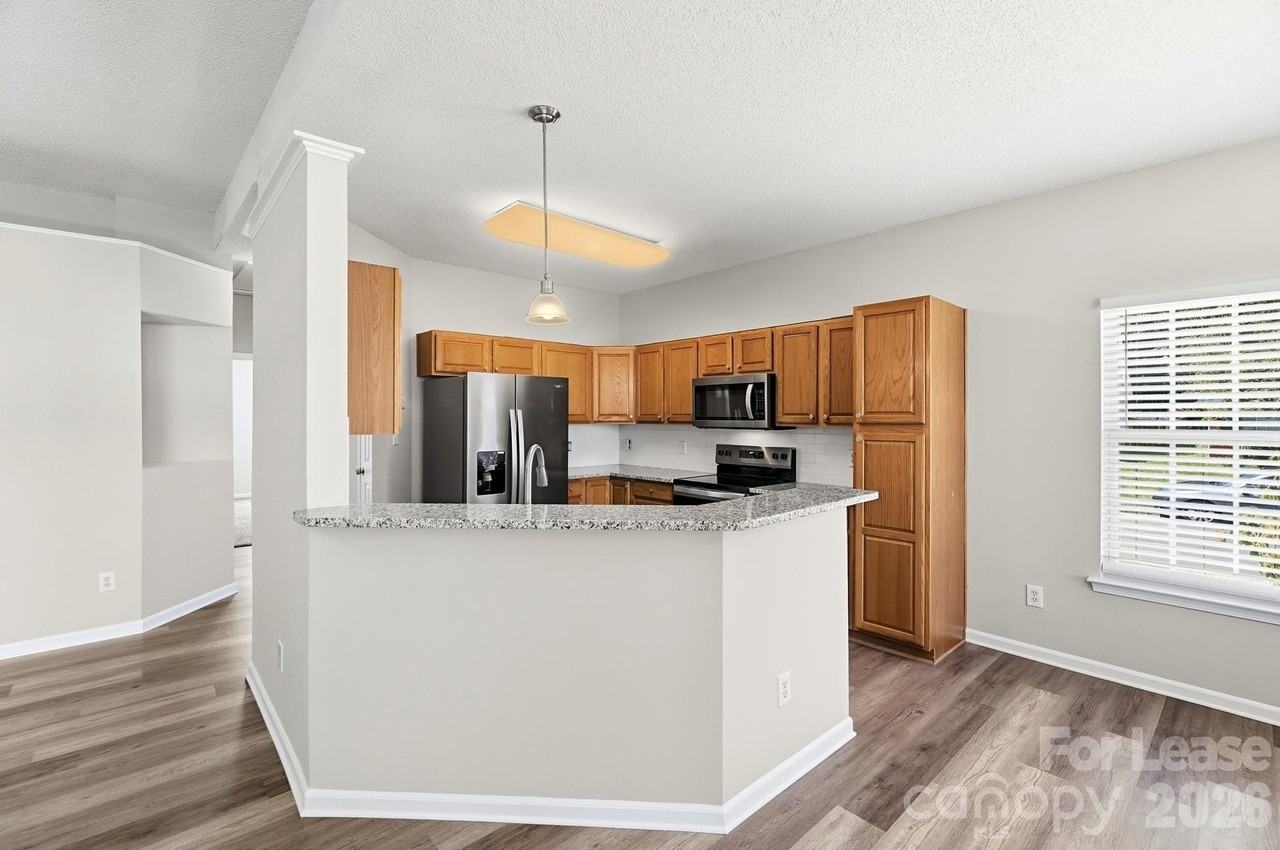 13931 Dingess Rd - Photo 7 of 25