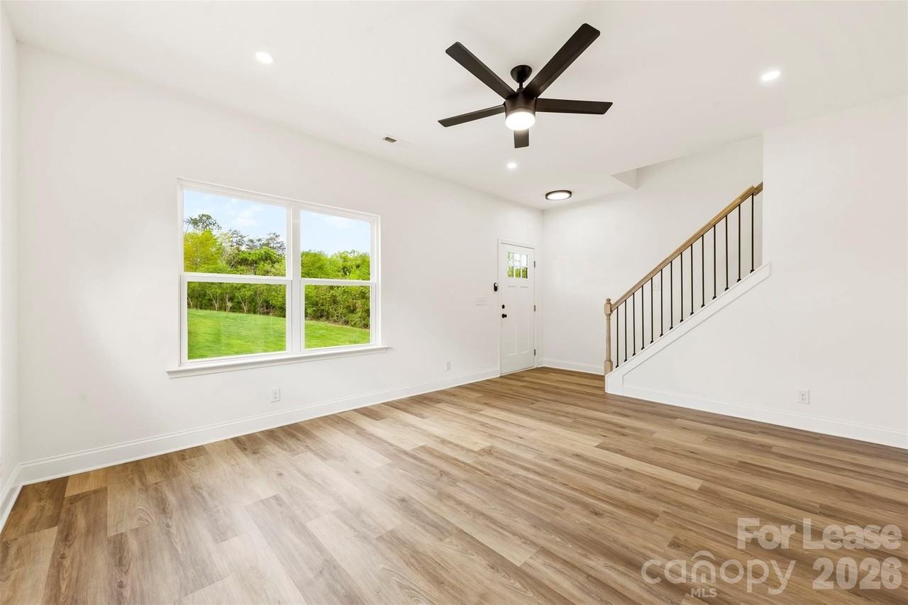 2043 Green Oak Dr - Photo 6 of 19
