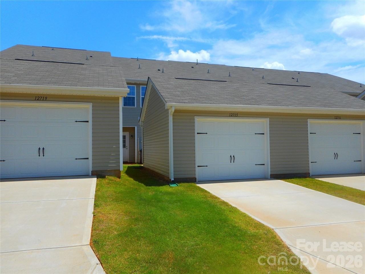 12715 Wandering Brook Dr - Photo 3 of 24