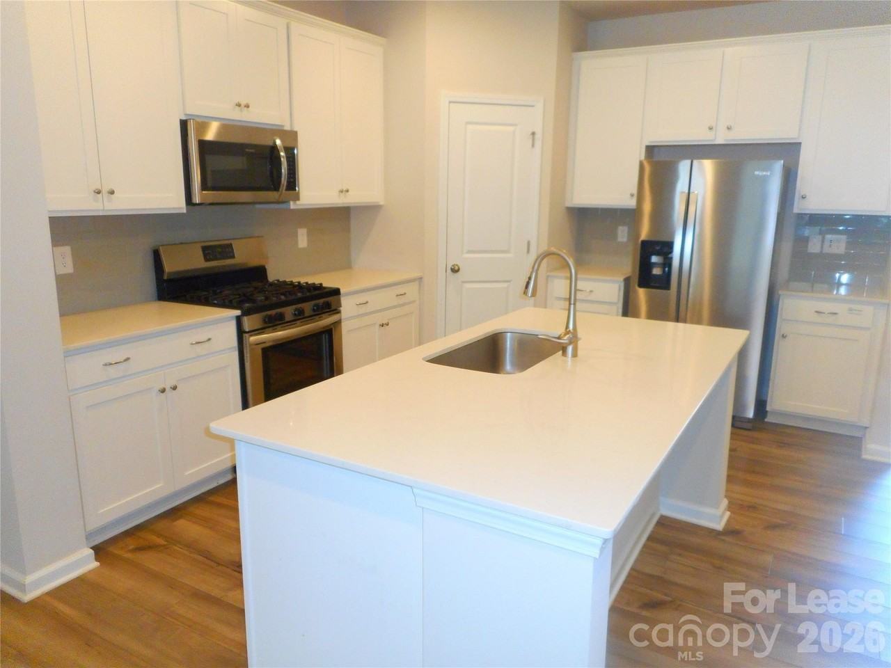 12715 Wandering Brook Dr - Photo 5 of 24