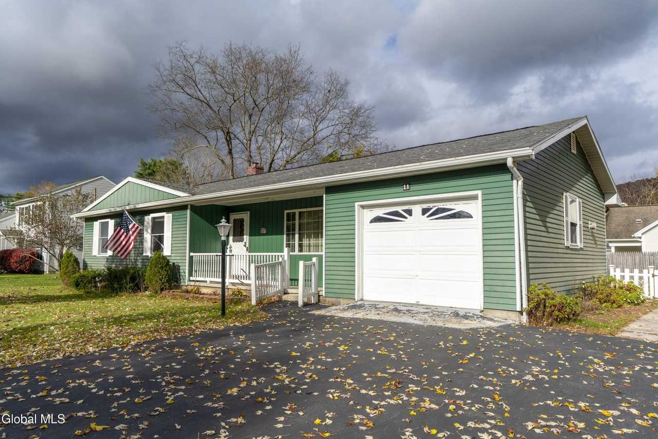 11 Keyes St - Photo 2 of 27