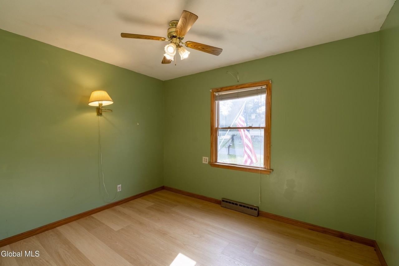 11 Keyes St - Photo 7 of 27