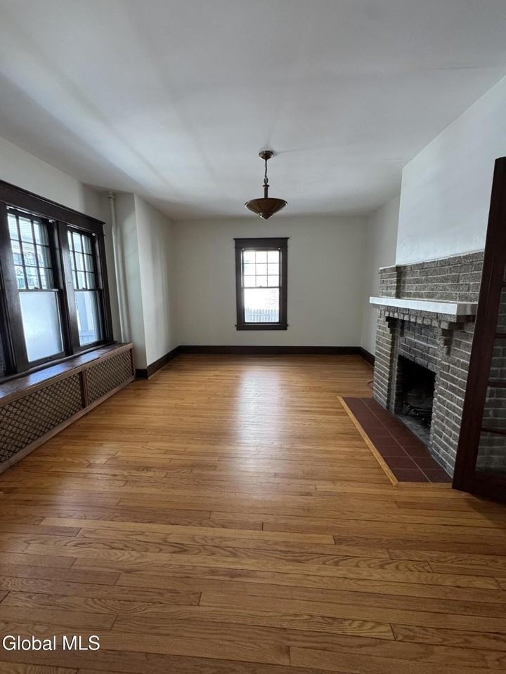 663 Hudson Ave #1 - Photo 4 of 14
