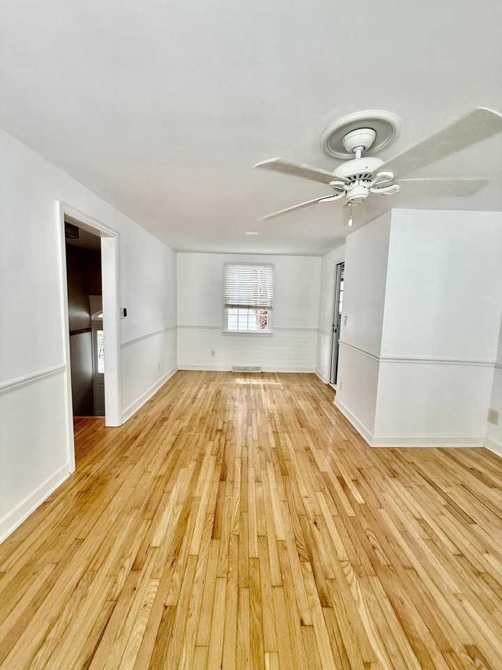 93 Smith St - Photo 5 of 28