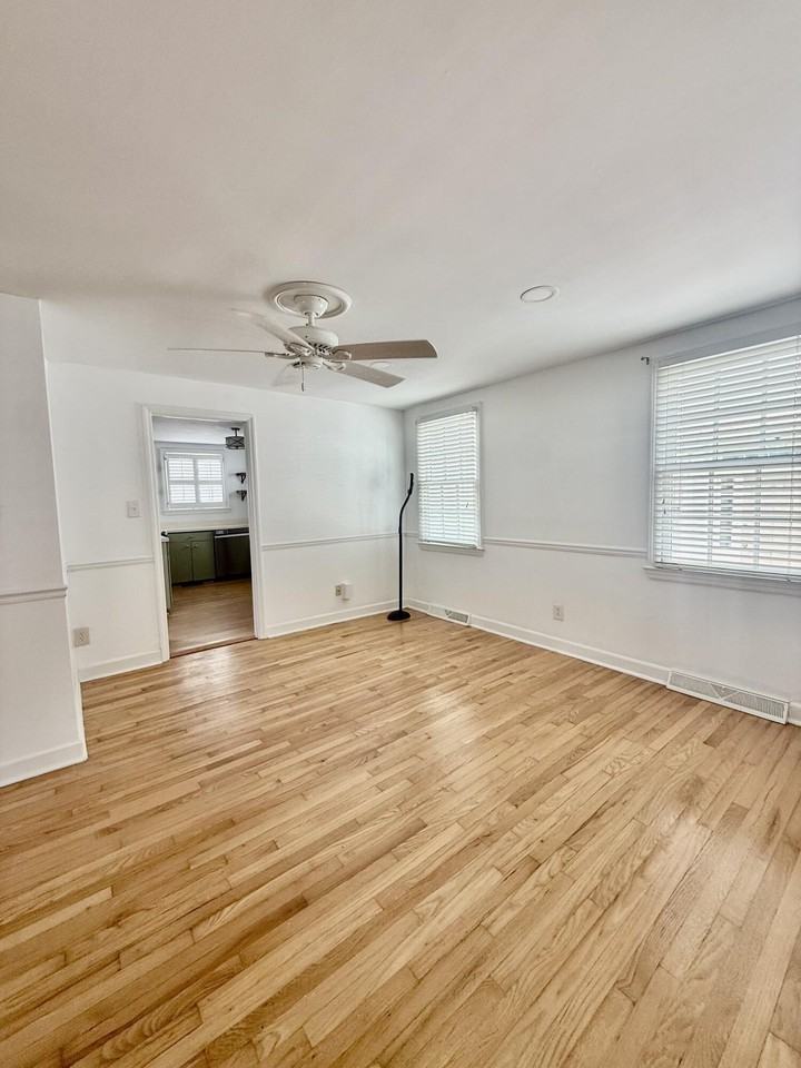 93 Smith St - Photo 2 of 28