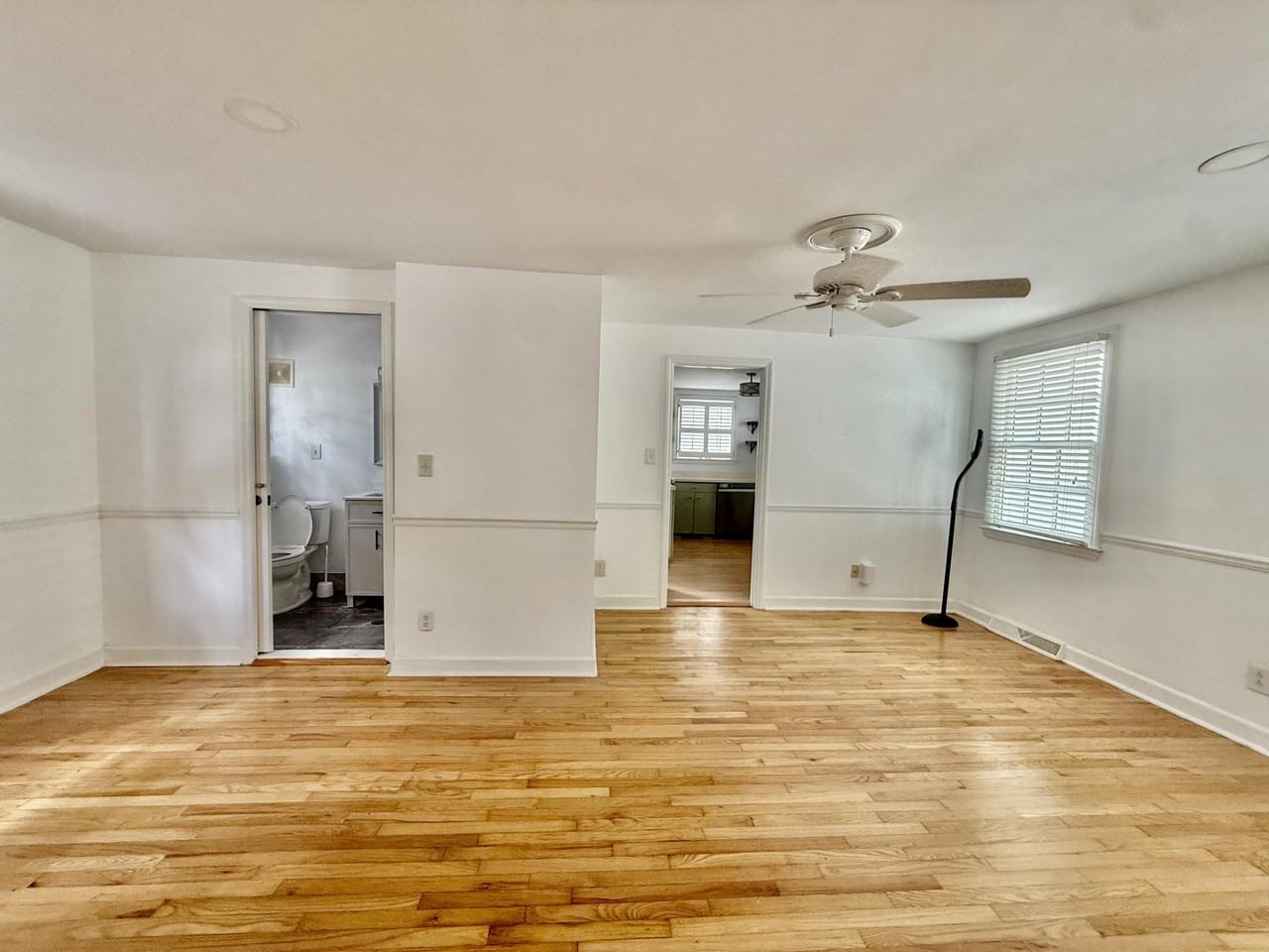 93 Smith St - Photo 3 of 28