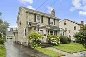 featured image of 34 Glenwood Ave