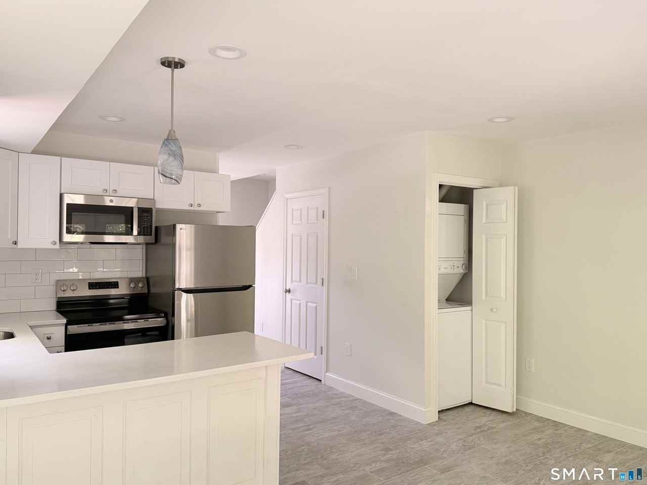 1083 Whalley Ave #C - Photo 2 of 9
