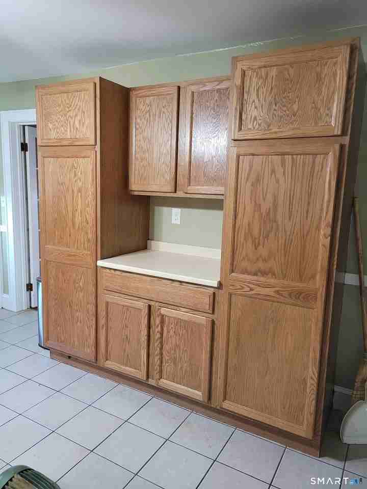 105 Windsor St #2ndFL - Photo 4 of 10