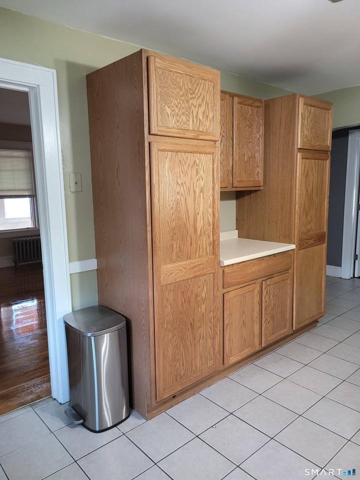 105 Windsor St #2ndFL - Photo 5 of 10