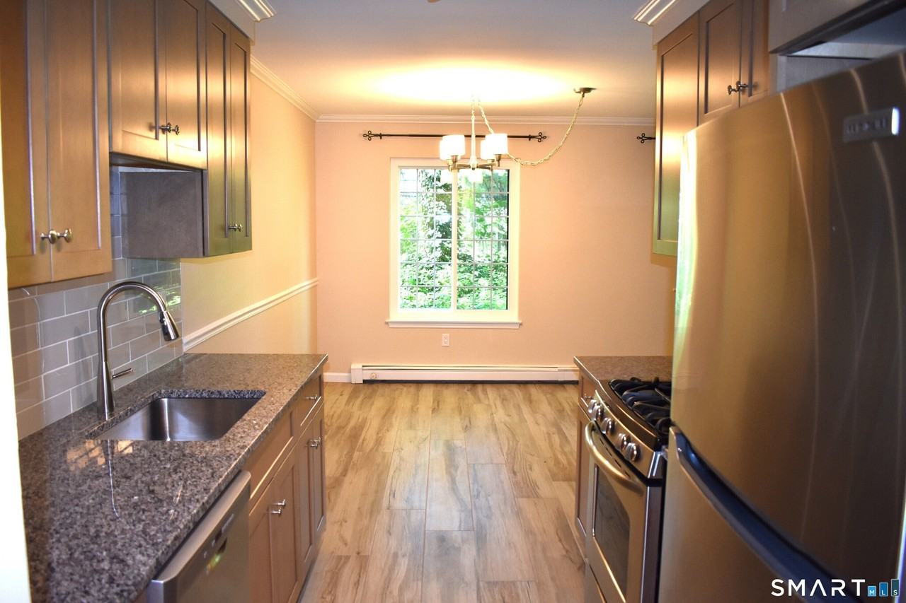 24 Teresa Pl #24 - Photo 7 of 18