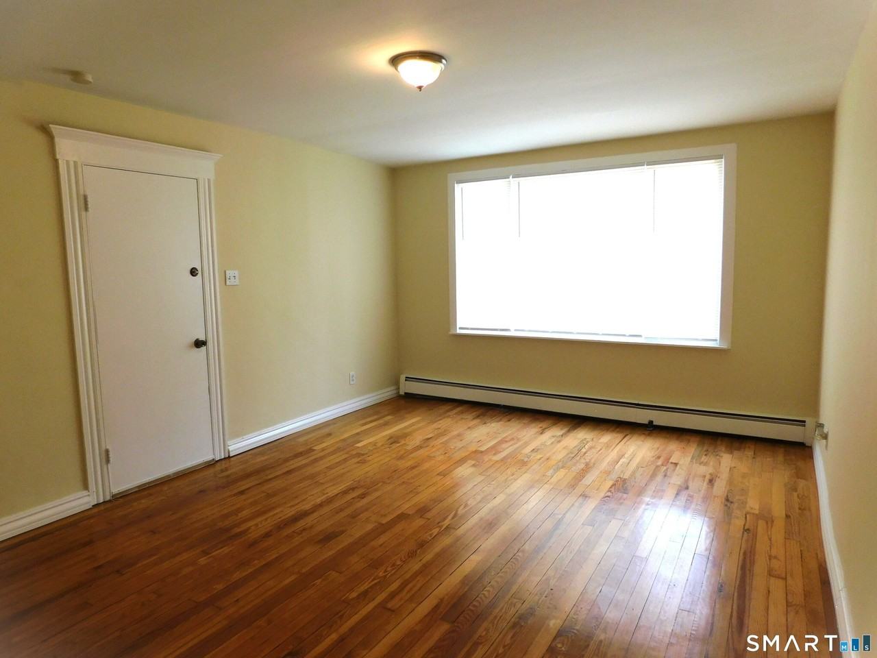 129 Kent Ave - Photo 5 of 7